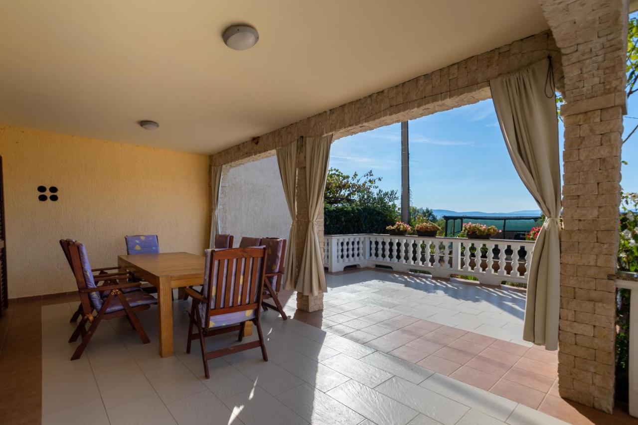 Apartmani Sandra Malinska Sveti Vid-Miholjice Exterior foto