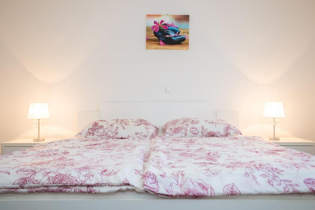 Apartmani Sandra Malinska Sveti Vid-Miholjice Exterior foto