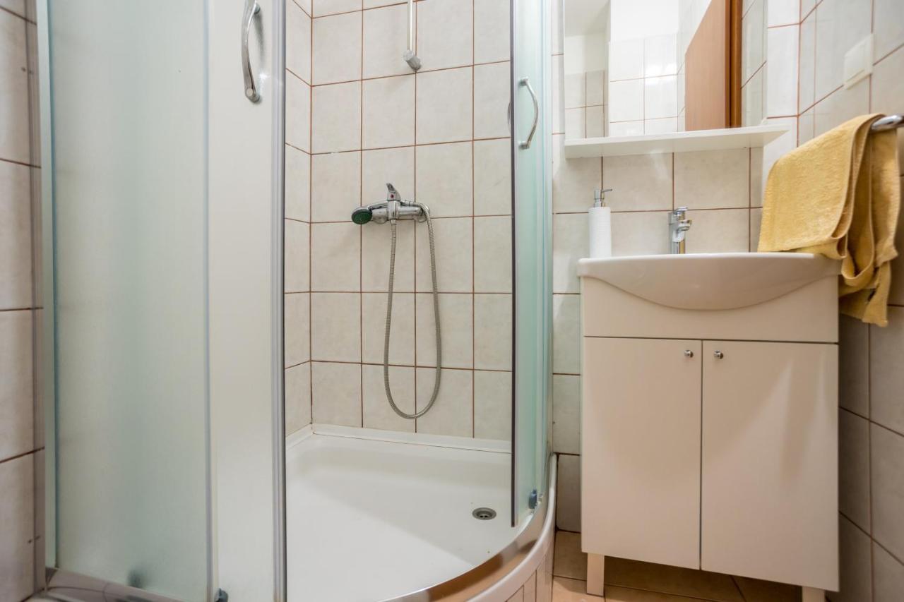 Apartmani Sandra Malinska Sveti Vid-Miholjice Exterior foto