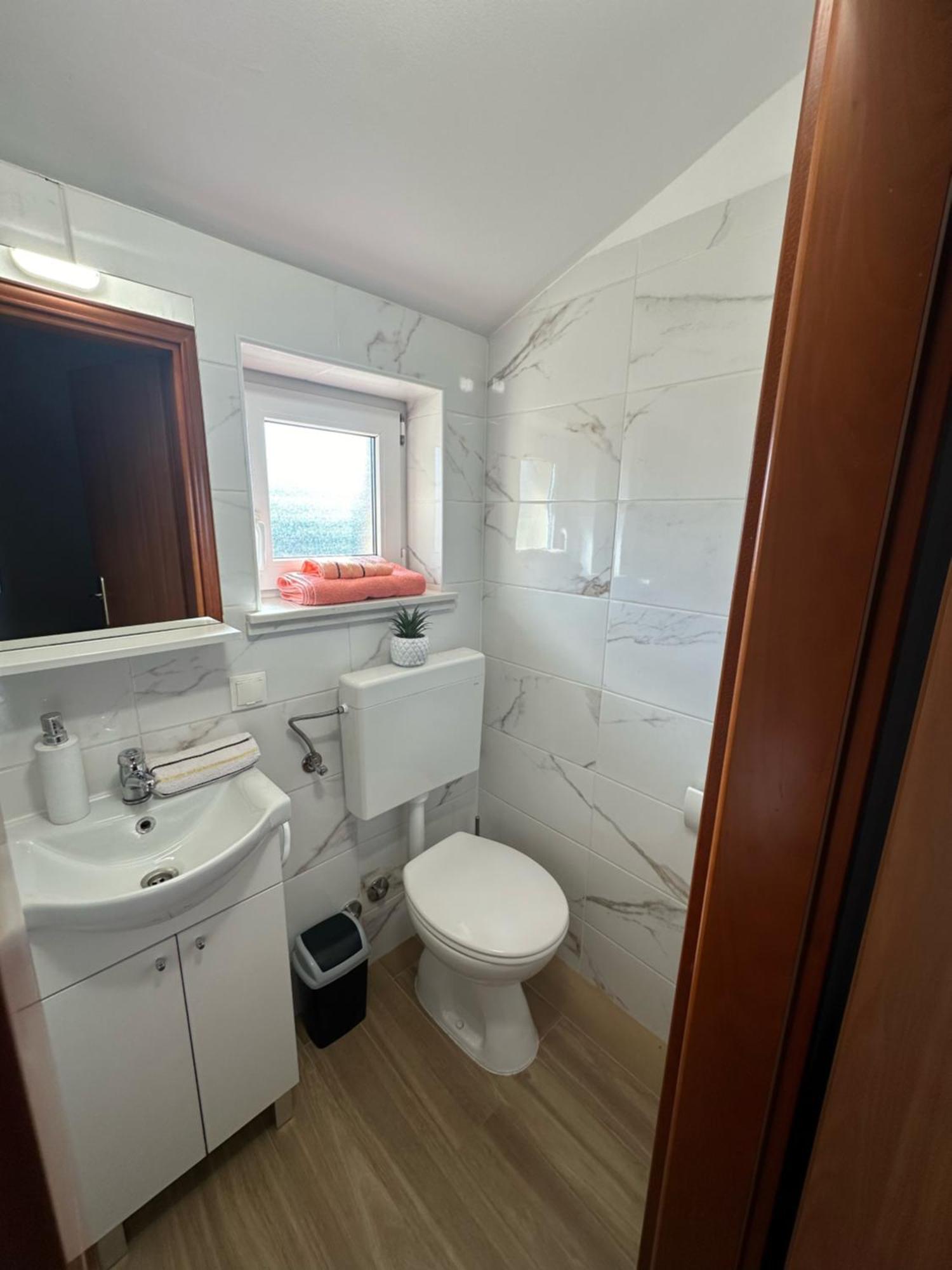 Apartmani Sandra Malinska Sveti Vid-Miholjice Exterior foto
